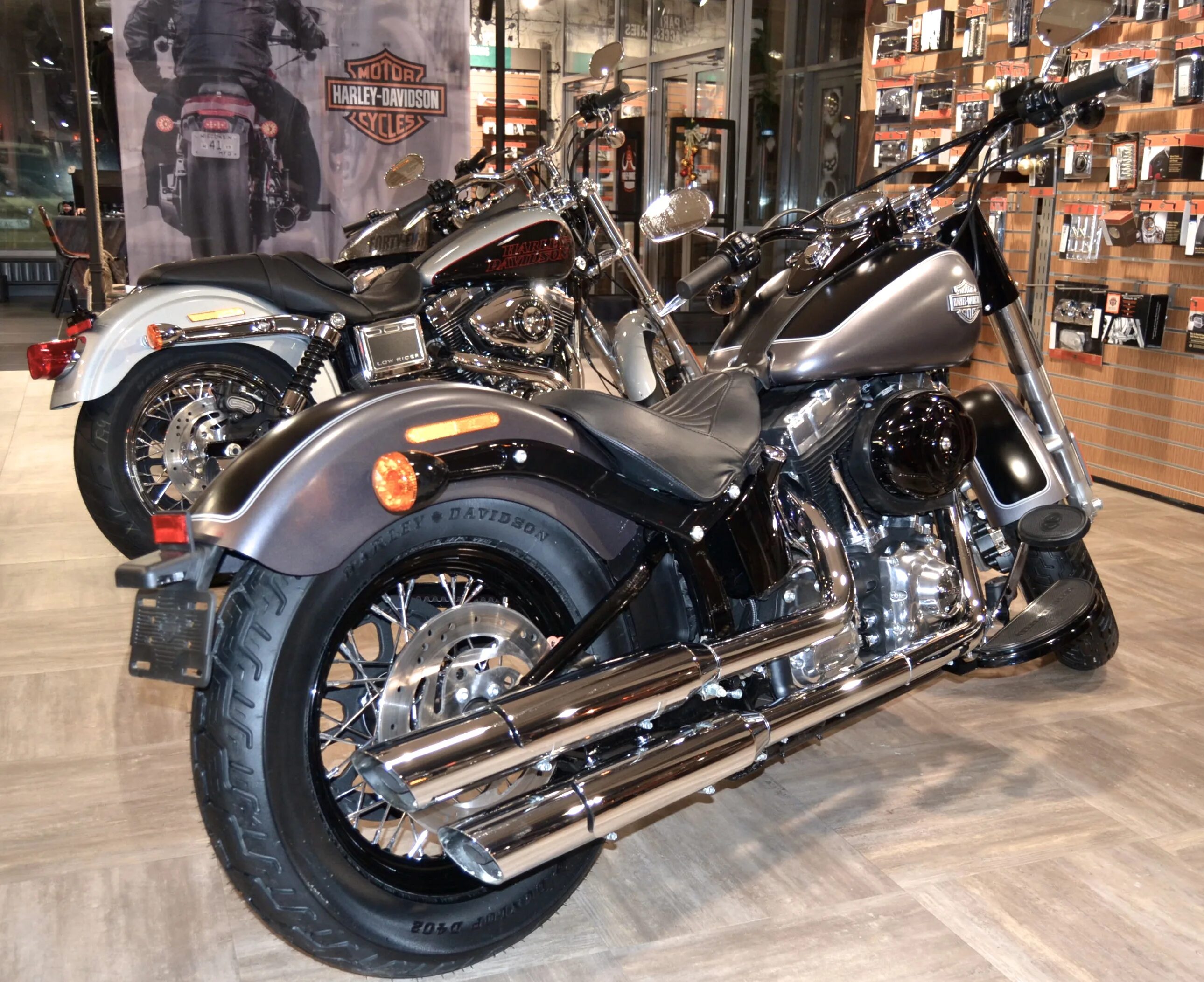 Мотоцикл харлей дэвидсон авито. Harley-davidson softail rocker. Современные мотоциклы харлей дэвидсон. Чоппер мотоцикл харлей дэвидсон. Мотоцикл харли девитсан.