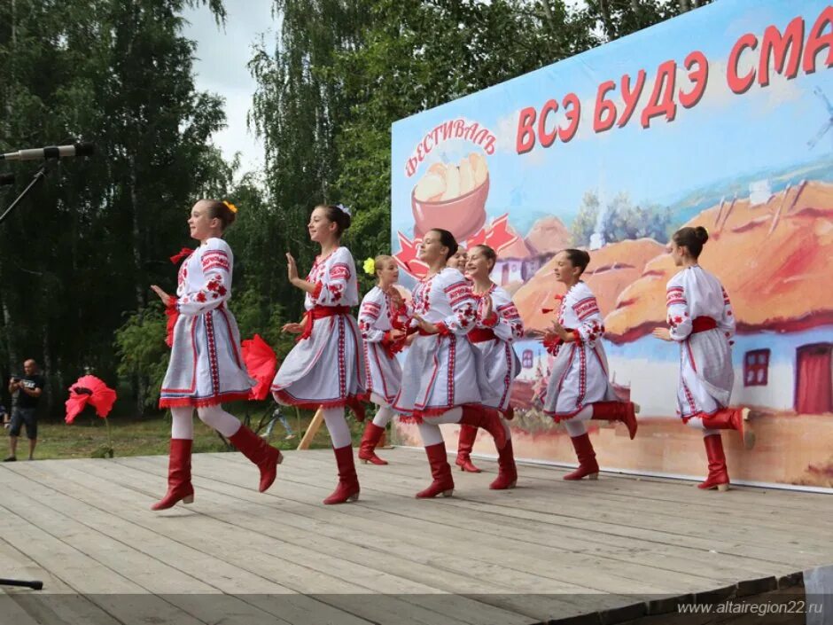 Фестиваль вареников. Фестиваль вареника в романово 2022. Культура романово алтайского края. Памятник вареники романово алтайский край. Дом культуры романово алтайский край.