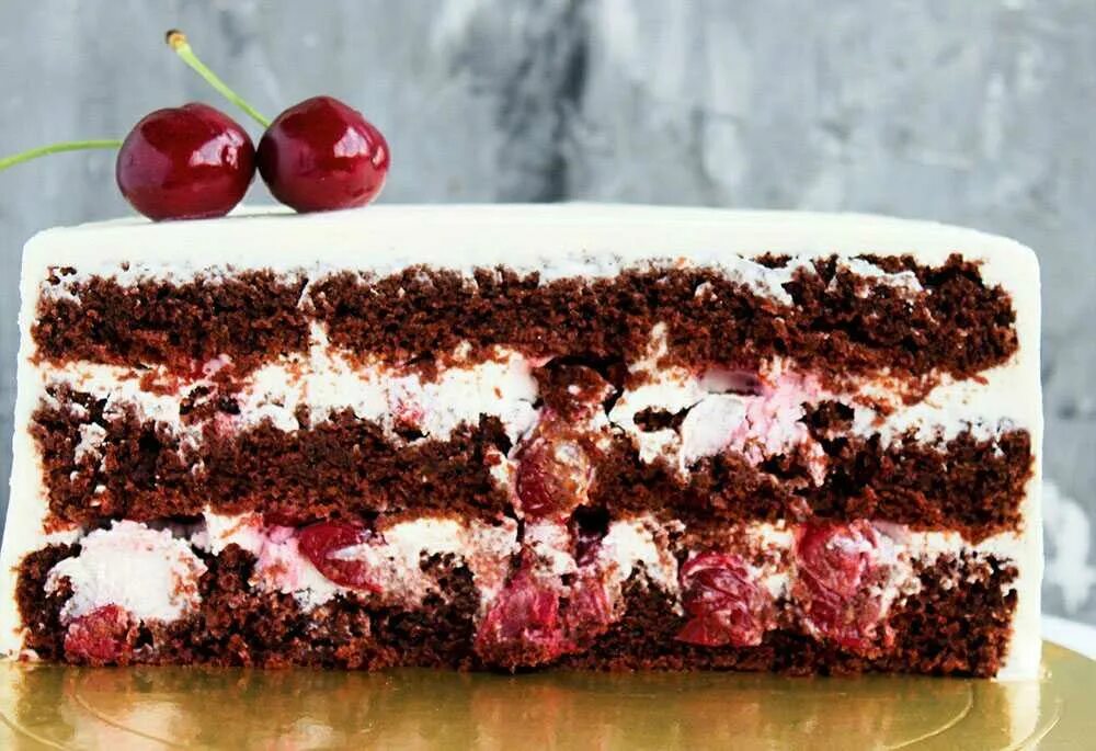 Торт конфи вишня. Шоколадный ганаш с вишней. Торт конфи вишня. Торт вишня шоколад с кремом чиз. Торт шоколадный с вишней и кремом чиз.