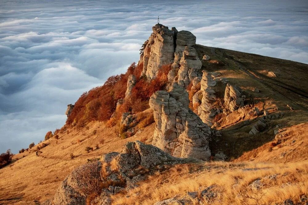 Гора кузнец в крыму как называется. Гора демерджи («кузнец-гора»). демерджи кузнец. демерджи – гора-кузнец легенды. гора кузнец в крыму.