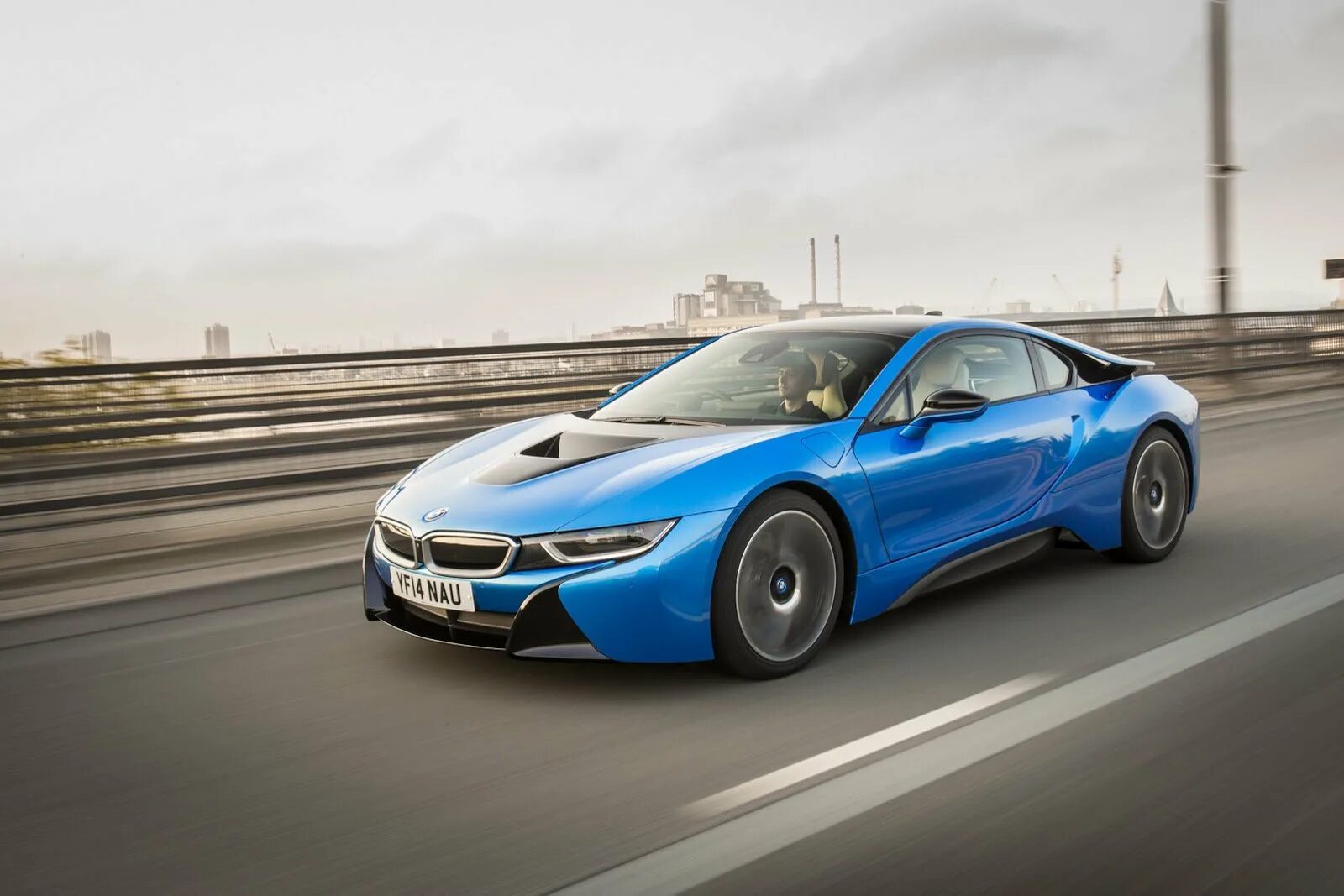 Б в ай 8. BMW i8 Speed. БМВ i8 2014. BMW i8 Drive. BMW i8 2019.