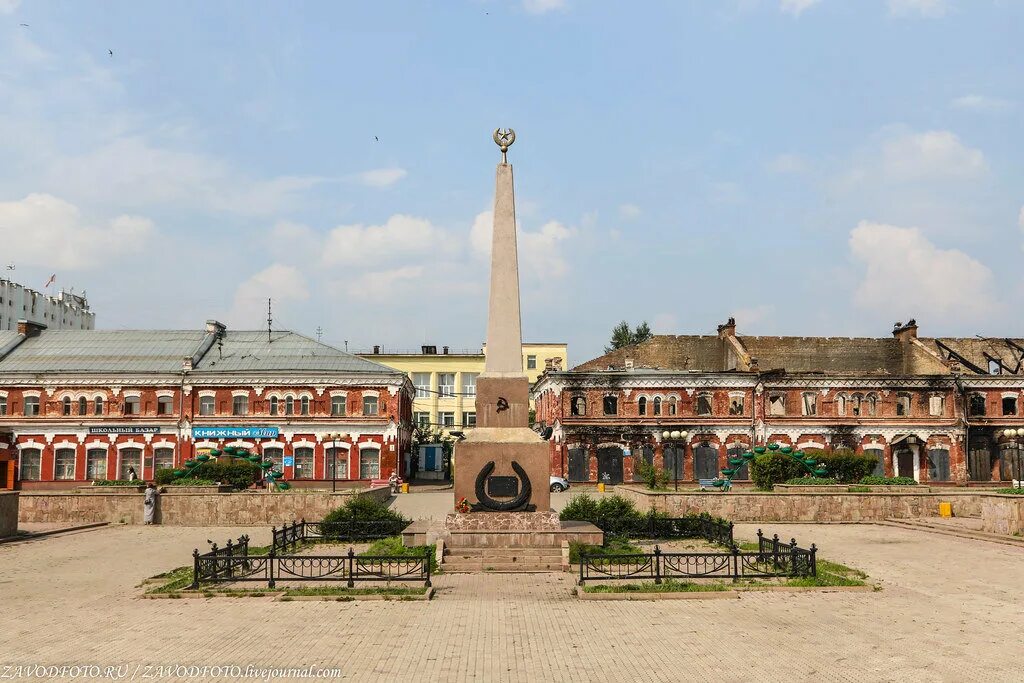 Сайты г канска. Канск площадь города. Г Канск площадь Коростелева. Территория Канска. Памятник Коростелева Канск.