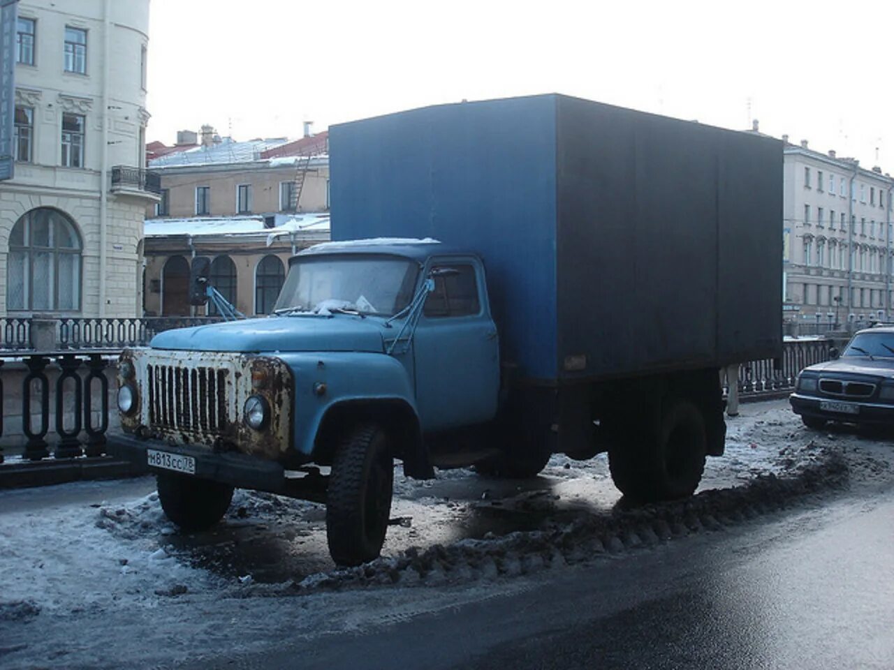 ГАЗ 53 фургон грузовой. ГАЗ 53 изотермический фургон. ГАЗ 53-12 фургон. ГАЗ-53 грузоподъемность тонн. Количество л с газ 3