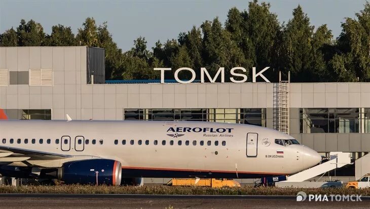 Авиабилеты томск аэрофлот. Аэропорт томск 2024 аэрофлот. Самолет томск санкт петербург фото. Самолет аэрофлот москва новосибирск. Аэропорт томск 2024 аэрофлот.
