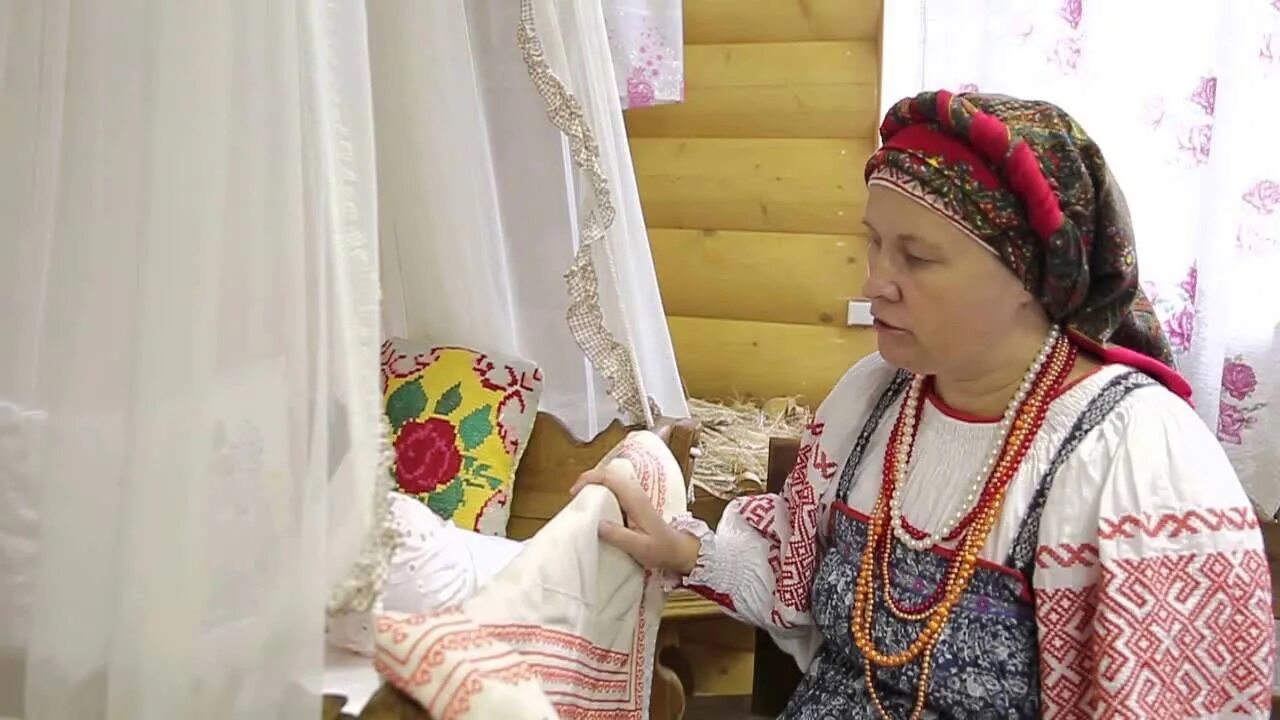 Фольклор колыбель. Русские колыбели. Материнский фольклор. Казачка у колыбели. Колыбельные елены поляковой