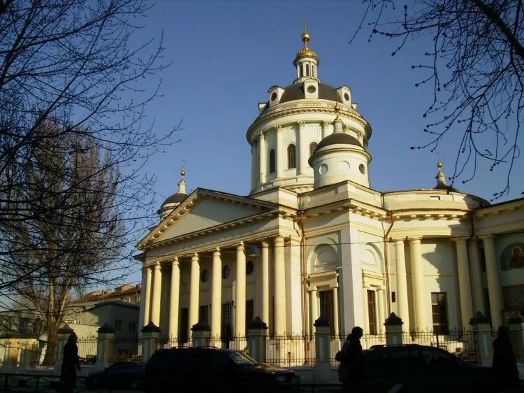 архитектура курск церковь. церкви коломна старый город. храм в стиле классицизм.