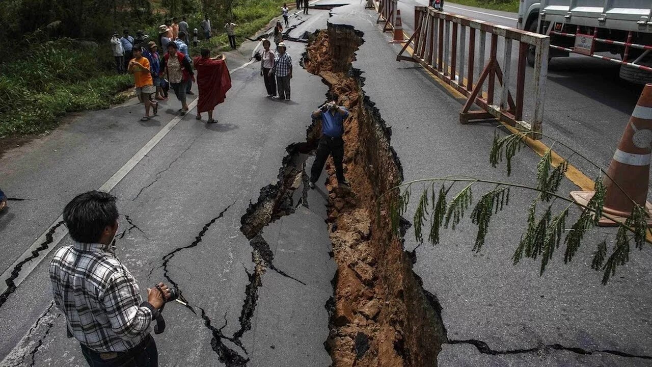 Землетрясение 5 апреля. Землетрясение в Непале 2015. Землетрясение картинки. Землетрясение в Непале. Непал 2015 землетрясение 25 апреля.