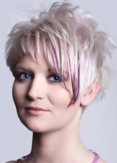 Épinglé sur new short hair cut!! Cheveux très courts, Coupe de cheveux courte, C