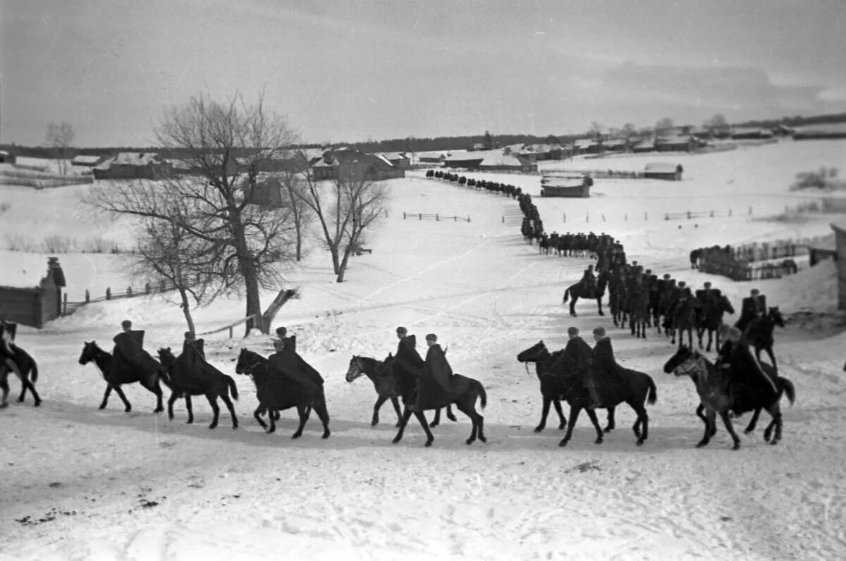Лев доватор был кавалеристом. Конники генерала доватора 1941. конники доватора в боях под москвой. кавалерия доватора под москвой 2 кавалерия гвардейского полка. казаки кавалерийского корпуса доватора.