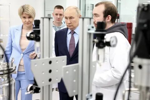 Путин посетил комплекс «Сириус» и ознакомился с генетическими разработками
