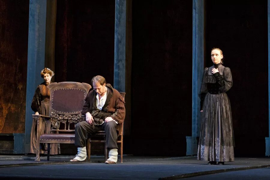 люди как люди театр вахтангова. театр вахтангова кафка. человек из ресторана спектакль. простые люди спектакль. театр комедии актеры.