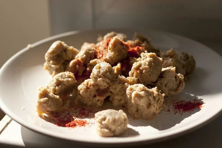 Соевый гуляш с овощами. Сухое соевое мясо. Как вкусно приготовить соевое. Как вкусно приготовить соевое. Соевое мясо готовое блюдо.