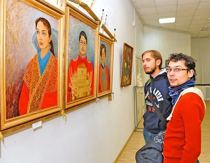 художник в издательстве. художник в издательство. художник раздает автографы. художник в издательстве. художник рсфср издательство.