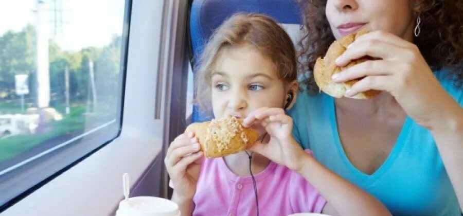 Путешествие на машине с детьми. Что взять ребенку в автобус. Путешествие на машине с детьми. Экскурсии для школьников. Развлечения в дорогу для детей.