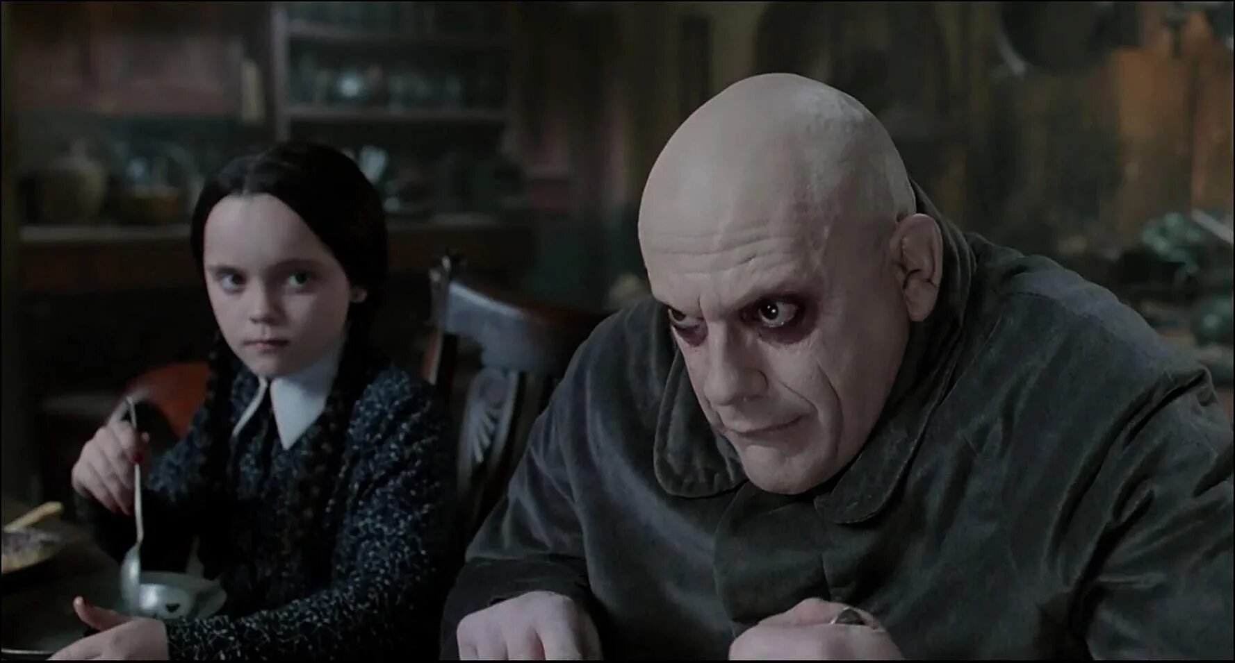 странная семейка. очень странная семейка. семейка аддамс 2. семейка аддамс 2019 комедия мультфильм. семейка аддамс 2 горящий тур.