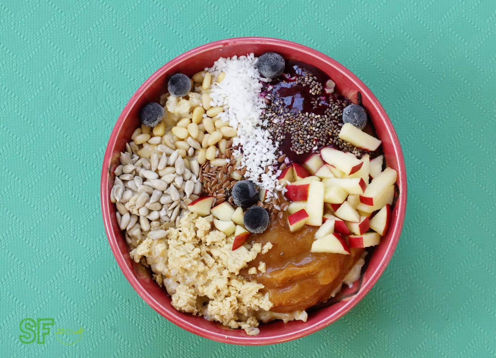 овсяная каша с фруктами. каша геркулес с сухофруктами. геркулес сухофруктами. каша геркулес с курагой. овсяная каша с сухофруктами.