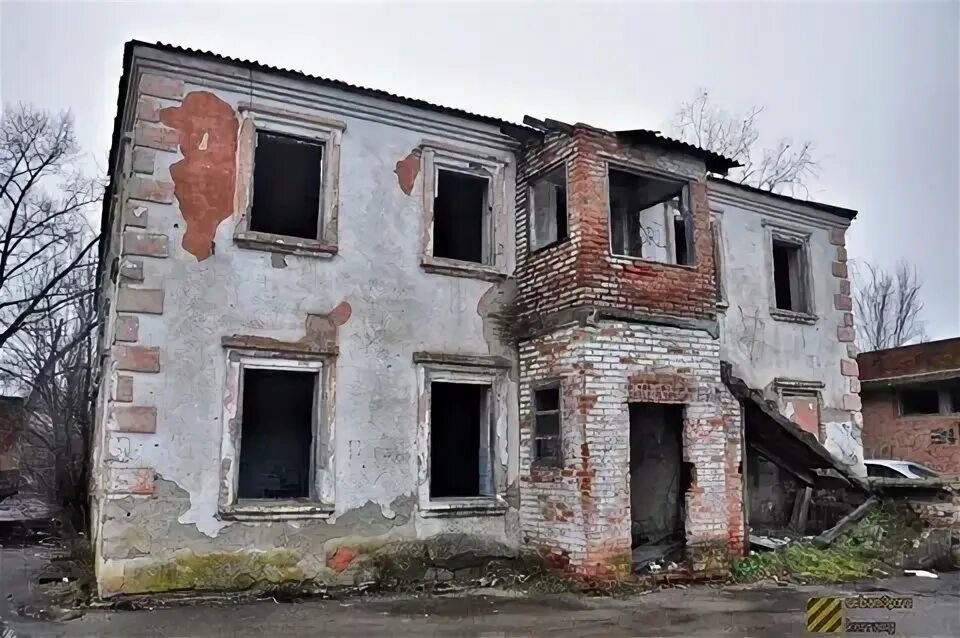 Аэродром батайск роствертол. Заброшки в батайске местоположение. Заброшка в батайске. Заброшки батайска. Заброшки батайска.
