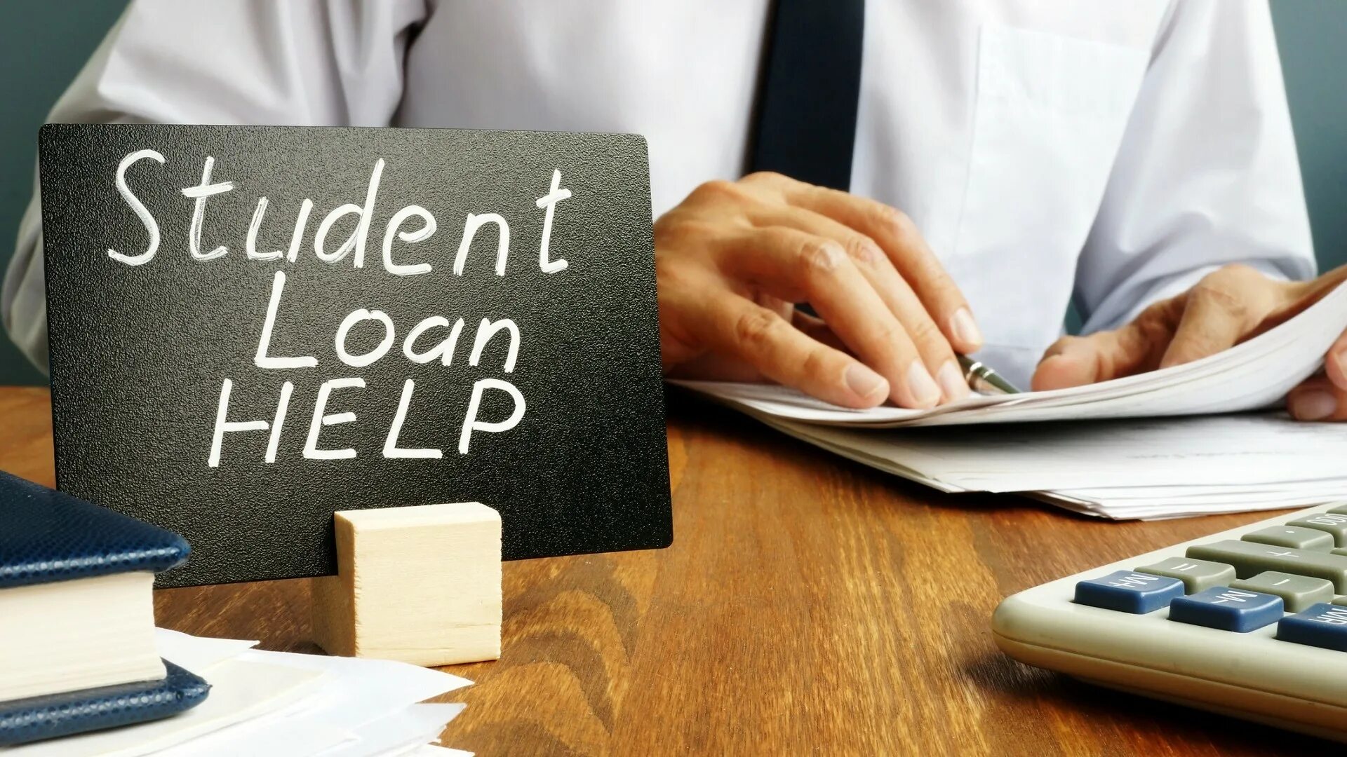 Student loan. Картинка студент получает стипендию. Student loan debt background.