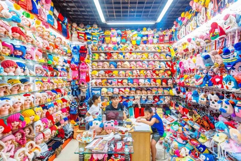 Yiwu город в китае. Китайские товары. Рынок рукоделия. Китайские игрушки магазин. Оптовый рынок в китае.