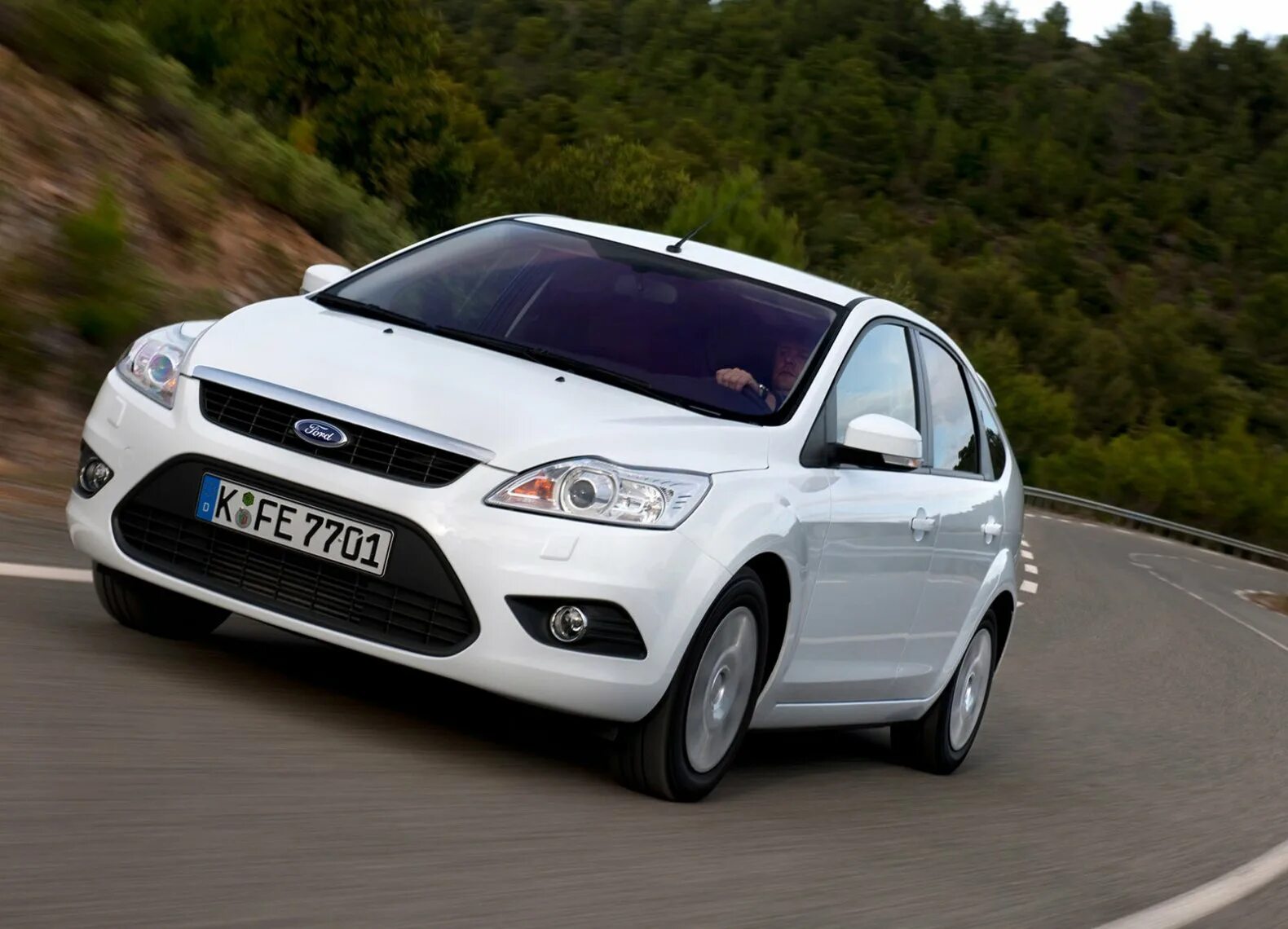 Иномарки 2010. Ford Focus 2010. Форд фокус 3. Форд фокус 2 2010. Ford Focus 3 2010.