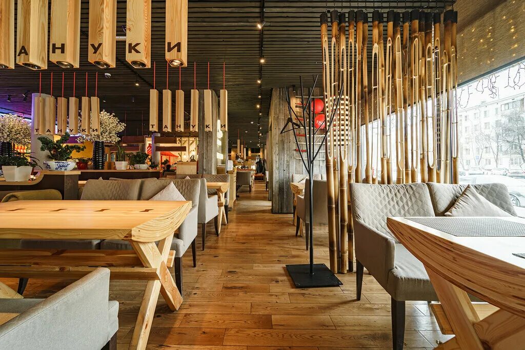 Тануки с верандой москва. N f y r b. Ресторан тануки интерьер. Ресторан тануки в москве. Тануки можайское шоссе 11.