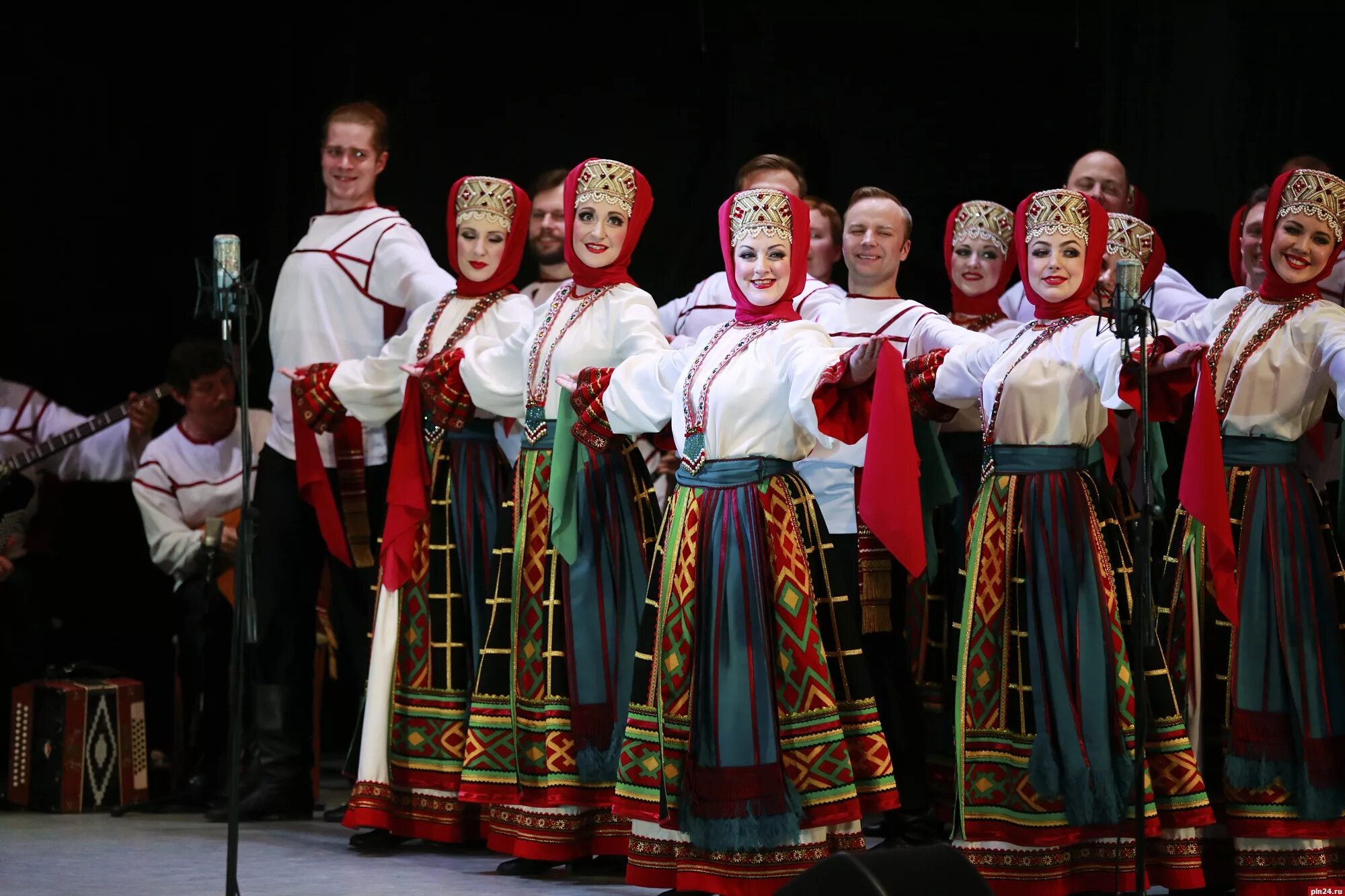 Ансамбль пятницкого. Песни в исполнении хора пятницкий. Народный коллектив академический хор истра. Песни в исполнении хора пятницкий. Хор пятницкого.