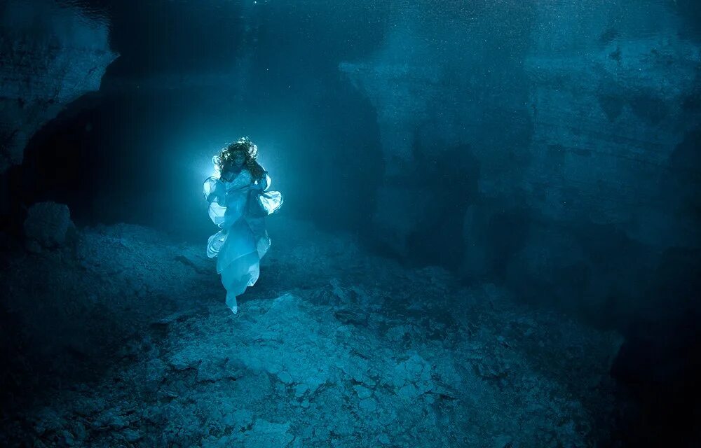 Погрузиться в темноту. Натальи Авсеенко Ординская пещера. Подводный фотограф Лягушкин.