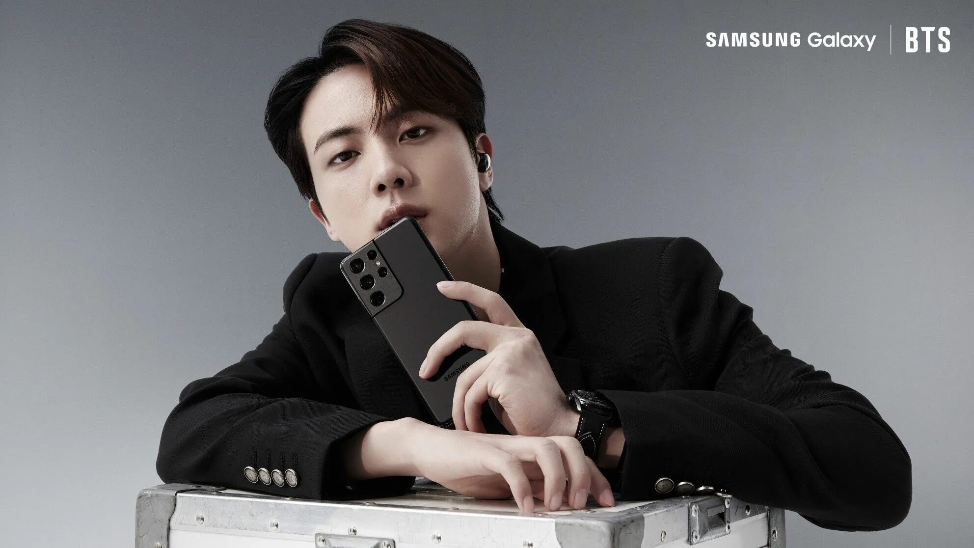 Bts реклама. Jin bts 2025. джин из бтс 2025. самсунг бтс 2025.