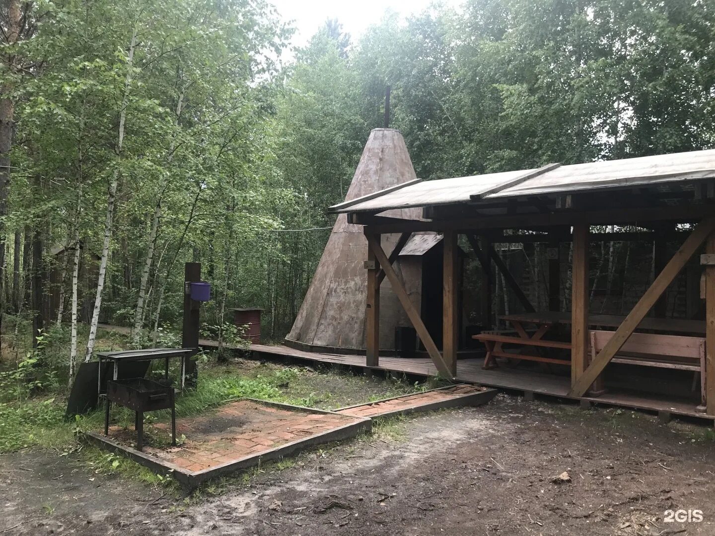 Пруд лесное тюмень база. Пруд Лесной база. Пруд Лесной Тюмень. Пруд Лесной Тюмень беседки. Пруд Лесной Тюмень шатер.