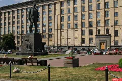 Площадь маяковского