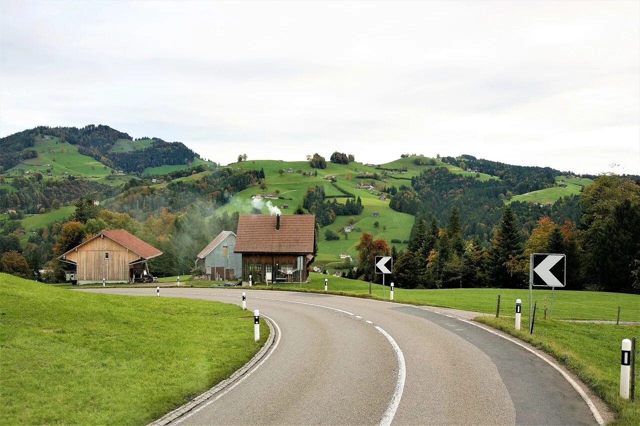 Hills village. Путешествие в деревню. Деревня Freeville фото.