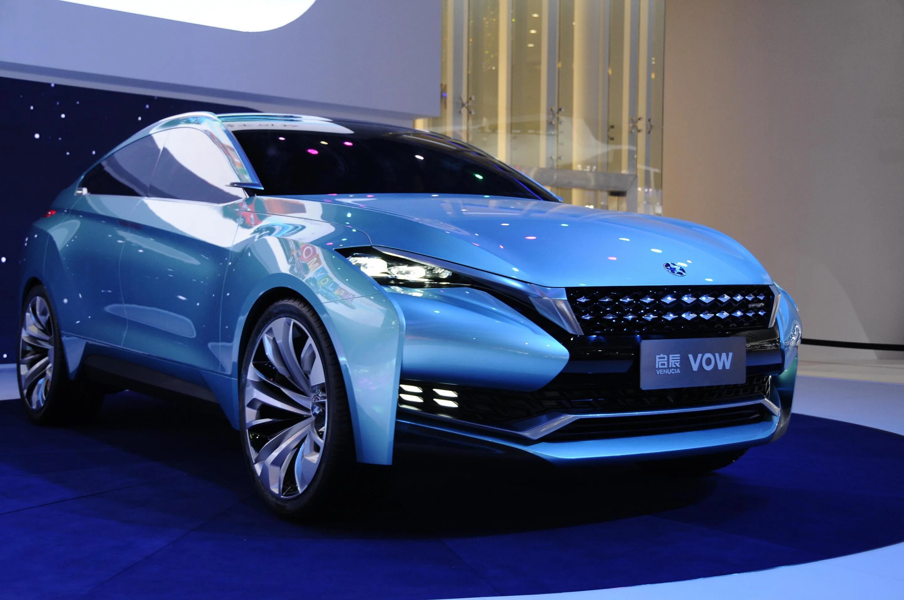 Кроссовер Venucia t90.. Nissan Venucia 2021. Nissan Venucia 2022. Nissan Venucia New 2022.