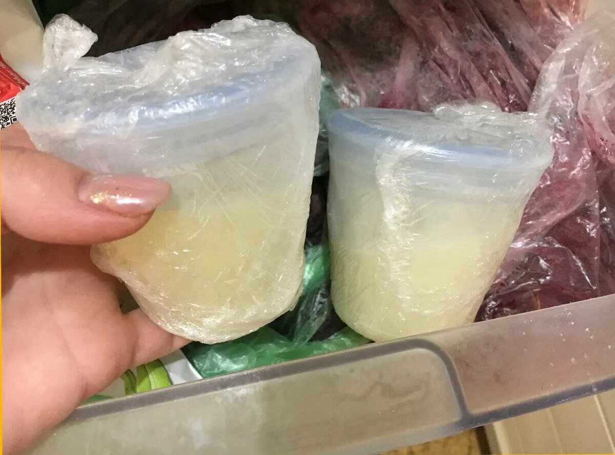 Как разморозить молоко из морозилки. Замороженное грудное молоко. заморозка грудного молока. в чем замораживать грудное молоко. замораживание грудного молока.