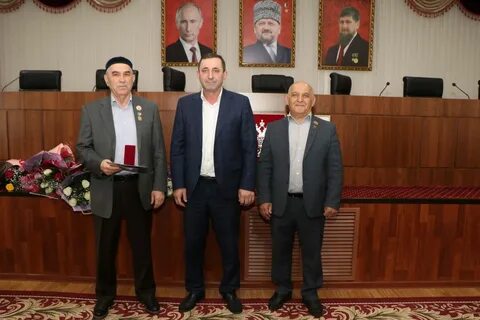 Работники местного самоуправления