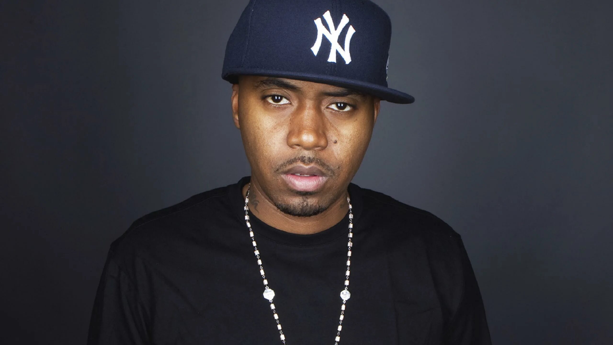 Jay-z. Рэперы субкультура 2000. Gucci mane рэперы сша. Репер поет. Эминем 50.