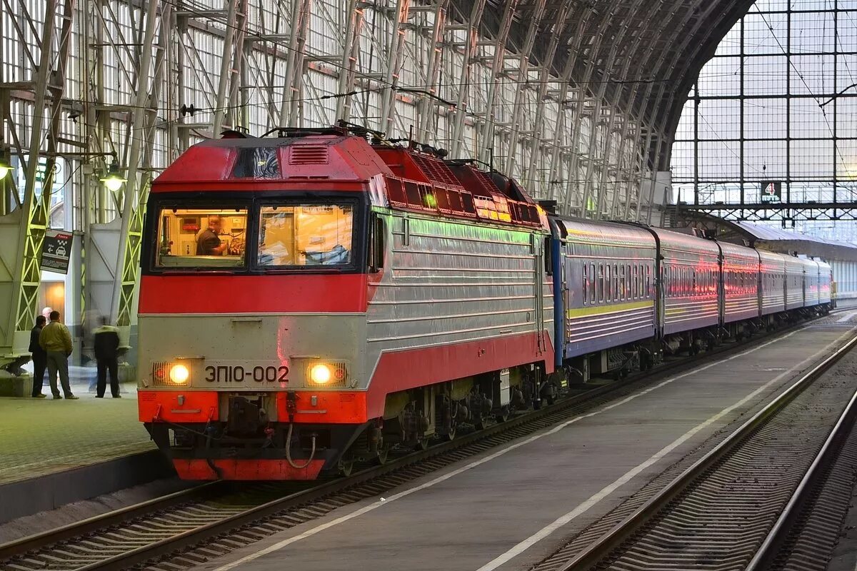 Эп10 002. Поезд эп10. Эп10 электровоз. Эп10-010. Электровозы москвы