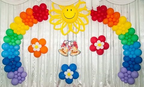 Украшение детского зала шарами