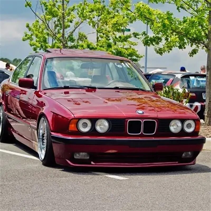 Е34 красная. BMW m5 e34 Red. БМВ е34 красная. BMW e34 Вишневая. BMW e34 бордовая.