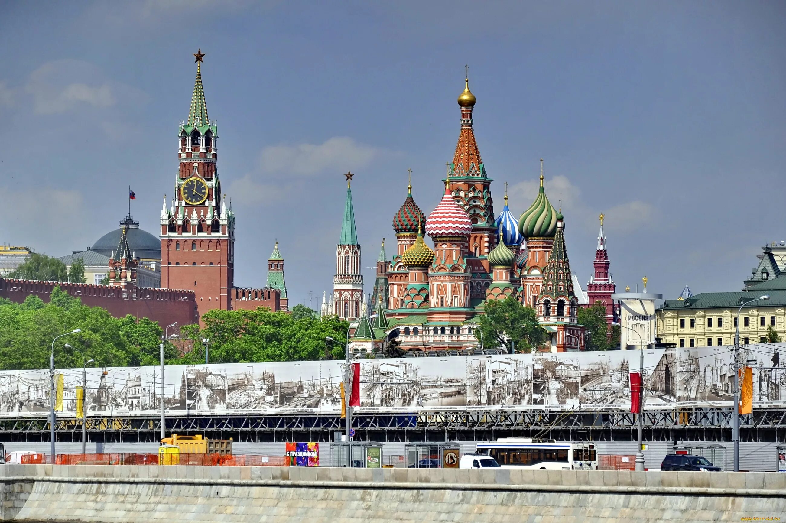 Будет ли москва столицей россии. Кремль Москва. Столица Москва Кремль. Храм Христа Спасителя и Василия Блаженного.