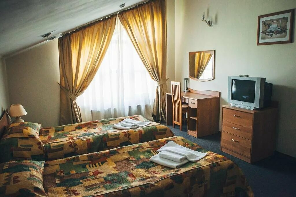 отель кристалл дмитров. сорочаны дмитров отель. гольф резорт сорочаны. дмитров гольф резорт футбольное поле. дмитров гольф резорт (сорочаны).