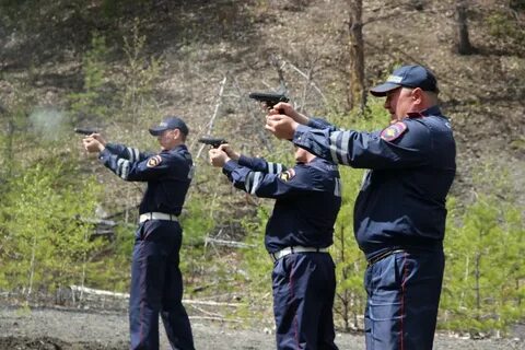 Сотрудники полиции открыли огонь