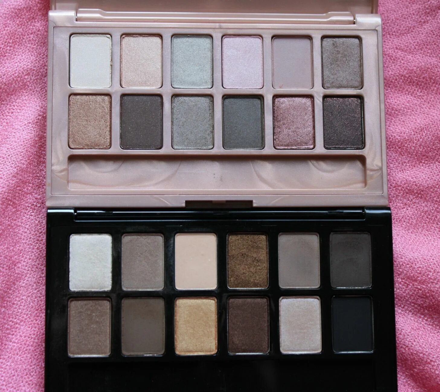 Ysl eyebrow palette. Палетка теней мейбелин. Лучшие нюдовые палетки. Бежевая палетка теней. Тени для век мейбелин нюд.