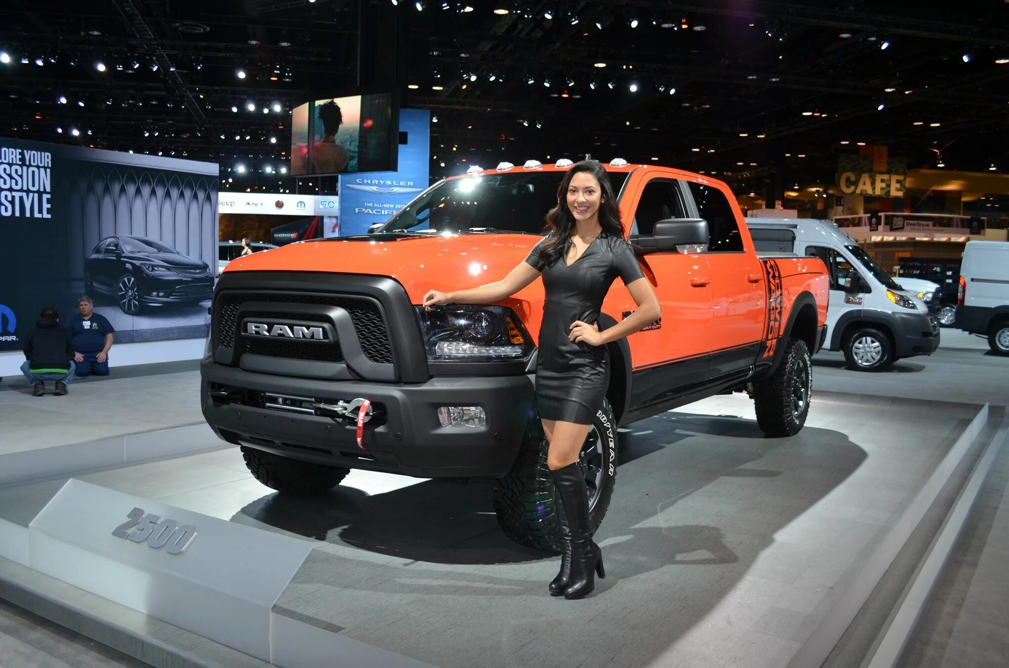 Дамы пикап русские. Международная выставка Chicago auto show. Выставка внедорожников. Шоу кар пикап. Chicago auto show 2024.