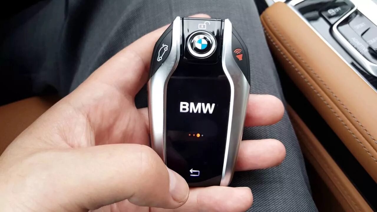 Тест драйв х7. Смарт ключ BMW g12. Smart Key BMW x7 2023. BMW Smart Key 2020. Ключ БМВ х7.