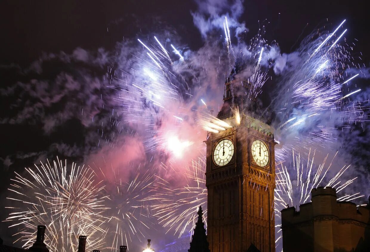 Новый год в англии. London holidays. Рождество в великобритании трафальгарская площадь биг бен. Bonfire night праздник в англии. Рождество в англии.