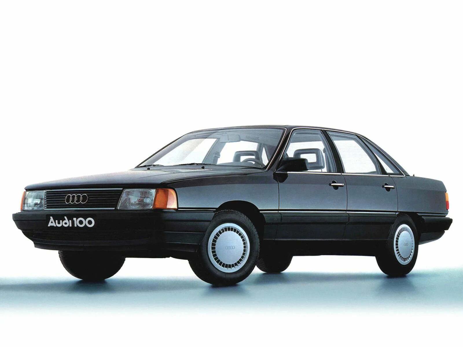 Купить ауди ц 3. Audi 100 c3. Ауди 100 с3 седан. Audi 100 III (c3). Ауди 100 с2 универсал.