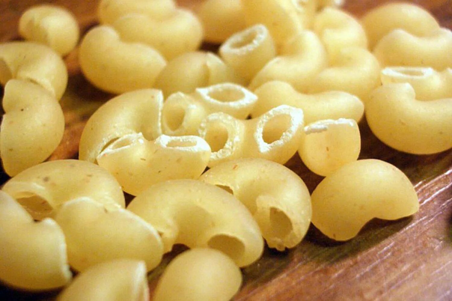 Варка макарон рожки. Как понять что макароны. Макаронные изделия. Гарнир к макаронам. Как понять что макароны.