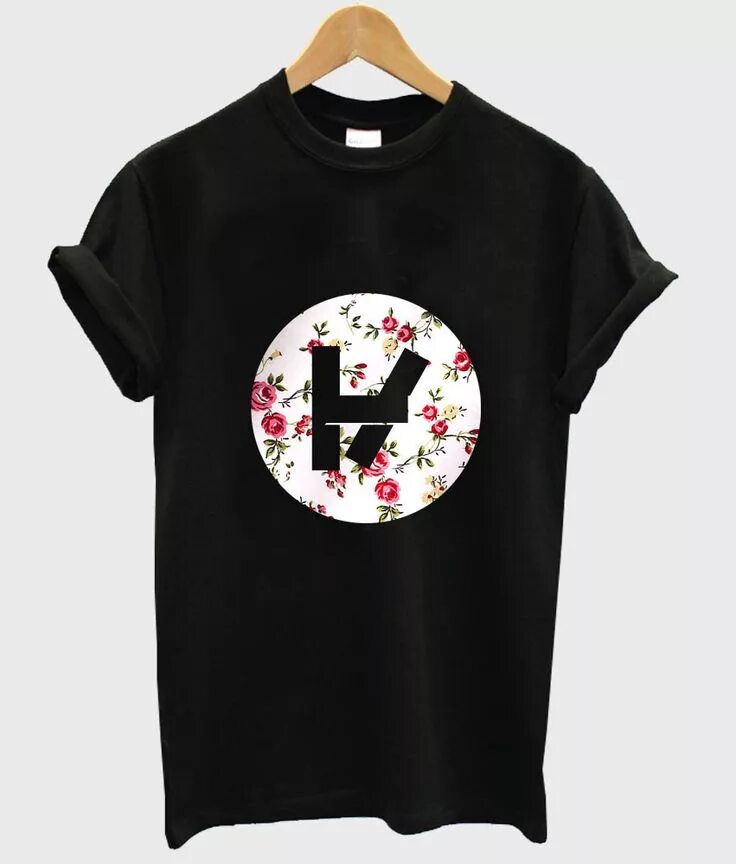 Twenty одежда. Twenty one pilots мерч. 21 пилот мерч. twenty one pilots trench мерч. 21 пилот футболка.