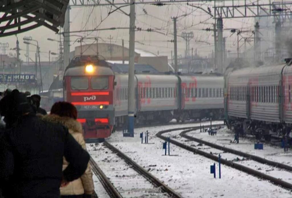 Спб челябинск поезд. РЖД Южно-Уральская железная дорога. ЮУЖД Челябинск вокзал. ЮУЖД Челябинск вокзал зимой. Вокзал Челябинск поезда.