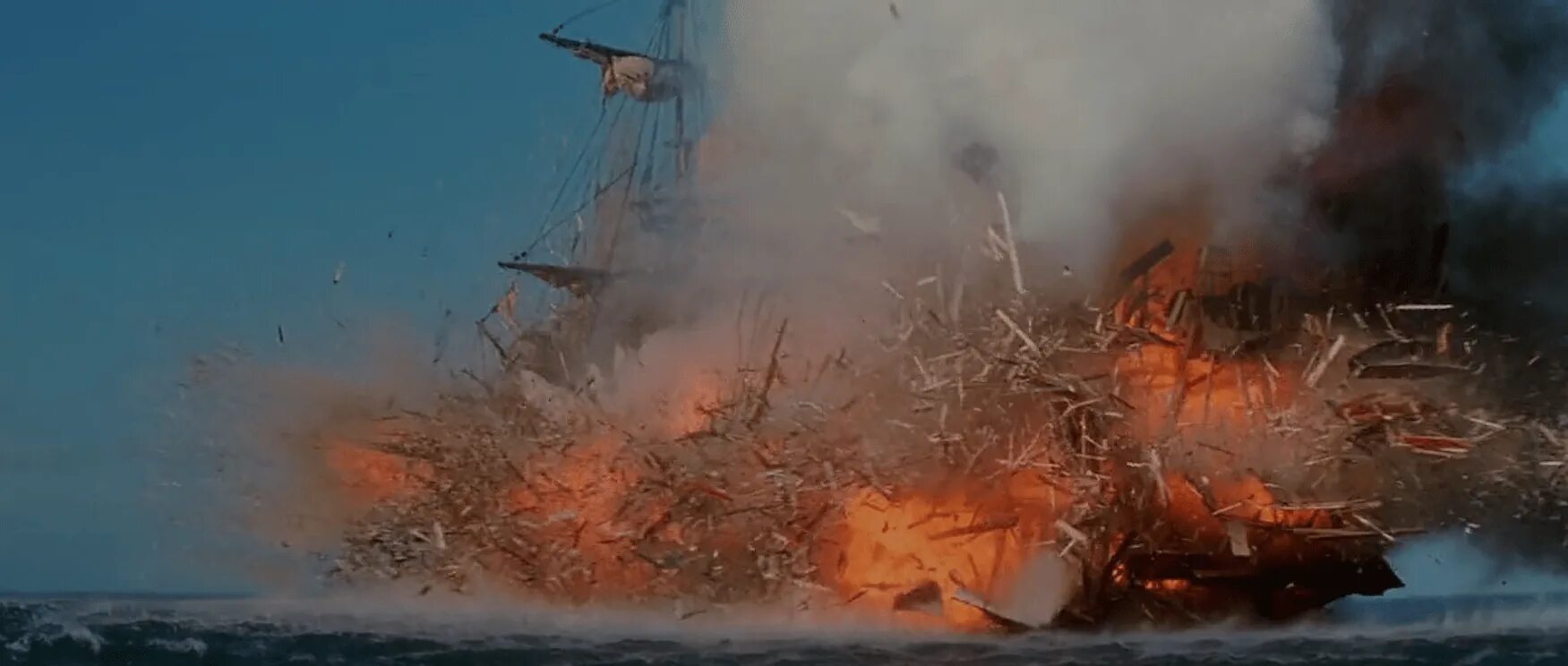 Взрыв отрывок. Взрыв корабля. Взрыв корабля в море. Взрыв корабля арт. Корабль взорвался.